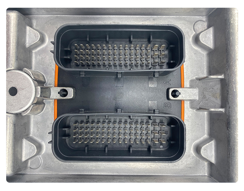 Volvo配件 發(fā)動機(jī)板21695313